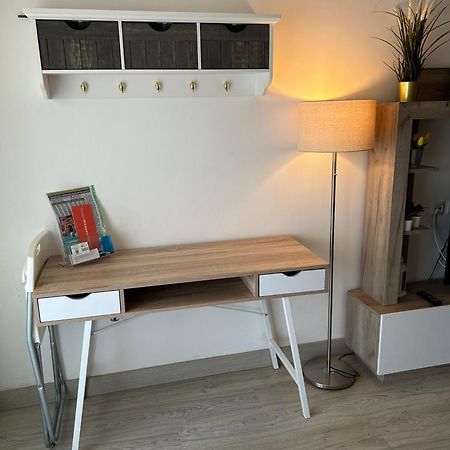 Apartamento Totalmente Reformado Con Piscina Y Jardines Al Lado De La Playa De La Carihuela Torremolinos Exteriör bild