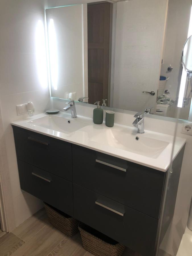 Apartamento Totalmente Reformado Con Piscina Y Jardines Al Lado De La Playa De La Carihuela Torremolinos Exteriör bild