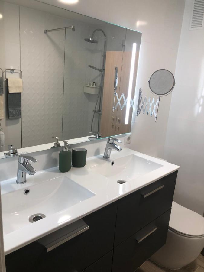 Apartamento Totalmente Reformado Con Piscina Y Jardines Al Lado De La Playa De La Carihuela Torremolinos Exteriör bild
