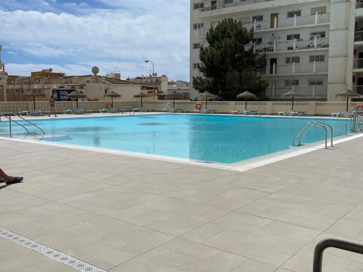 Apartamento Totalmente Reformado Con Piscina Y Jardines Al Lado De La Playa De La Carihuela Torremolinos Exteriör bild