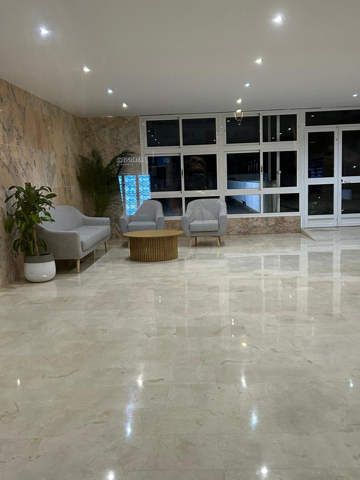 Apartamento Totalmente Reformado Con Piscina Y Jardines Al Lado De La Playa De La Carihuela Torremolinos Exteriör bild