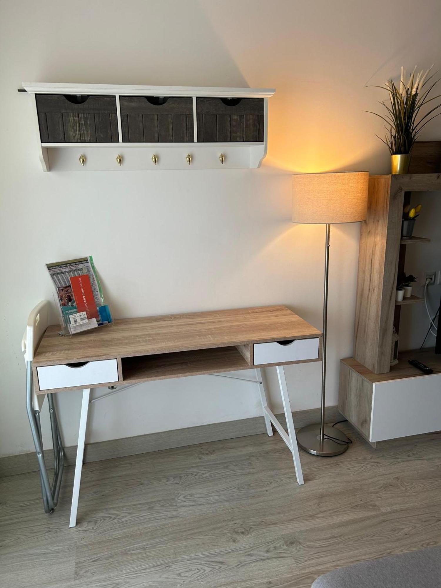 Apartamento Totalmente Reformado Con Piscina Y Jardines Al Lado De La Playa De La Carihuela Torremolinos Exteriör bild